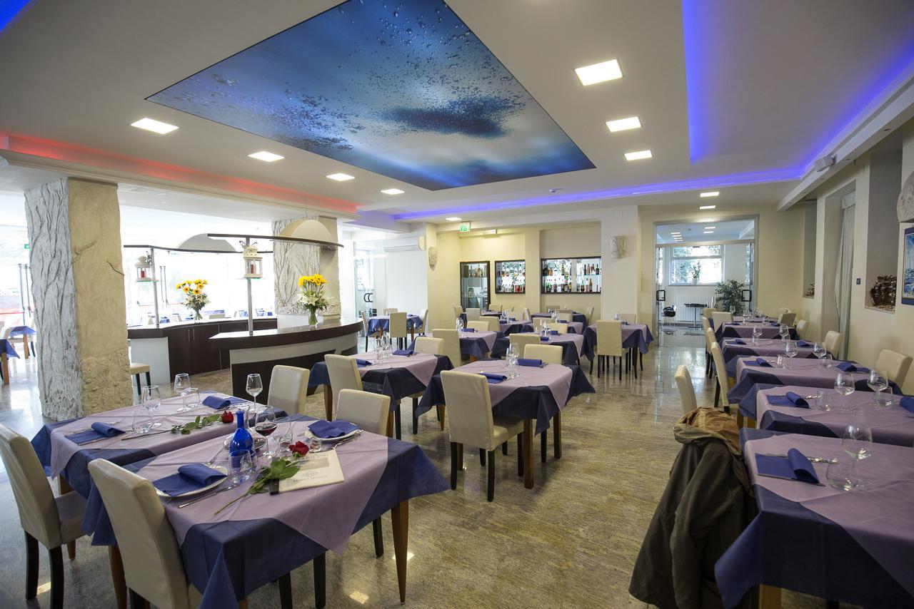 鲁马酒店 马里纳迪马萨 外观 照片